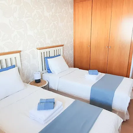 Sea&sun Paradise, Heated Pool, 2br, Parking Apartament