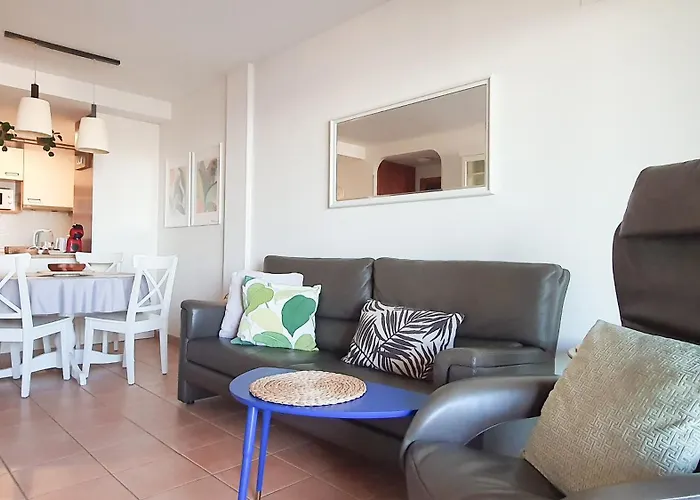 Apartman Sea&sun Paradise, Heated Pool, 2br, Parking *