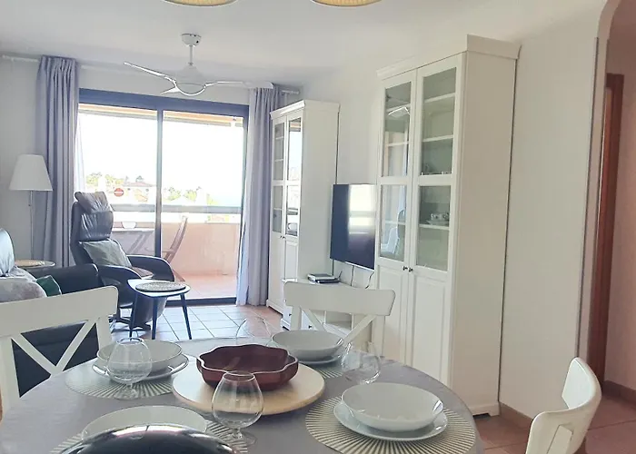 Sea&sun Paradise, Heated Pool, 2br, Parking *