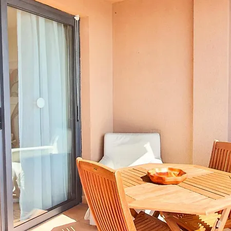 Daire Sea&sun Paradise, Heated Pool, 2br, Parking