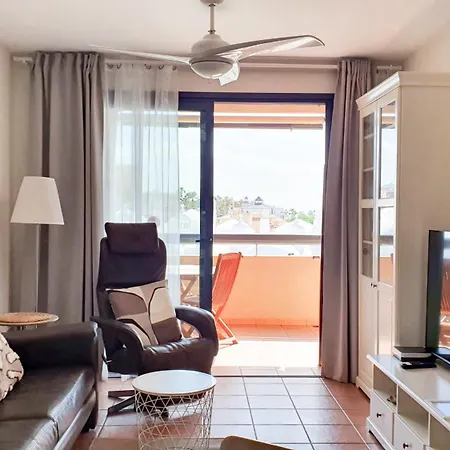 Daire Sea&sun Paradise, Heated Pool, 2br, Parking *