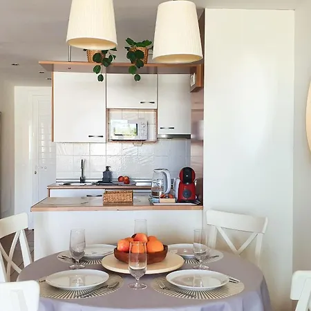 Daire Sea&sun Paradise, Heated Pool, 2br, Parking