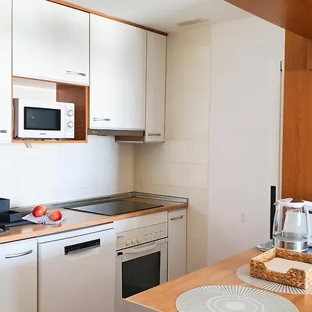 Daire Sea&sun Paradise, Heated Pool, 2br, Parking *