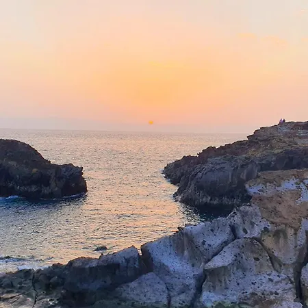 Sea&sun Paradise, Heated Pool, 2br, Parking *