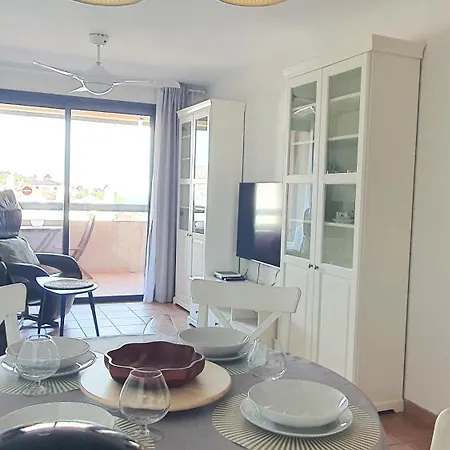Sea&sun Paradise, Heated Pool, 2br, Parking *