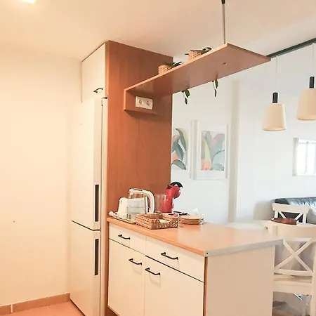 Apartman Sea&sun Paradise, Heated Pool, 2br, Parking *