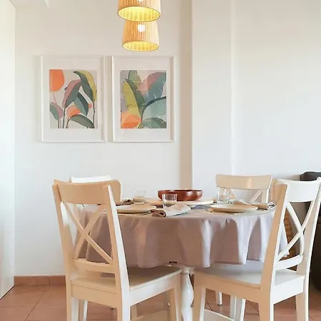 Sea&sun Paradise, Heated Pool, 2br, Parking