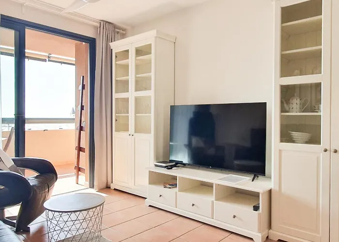 شقة Sea&sun Paradise, Heated Pool, 2br, Parking