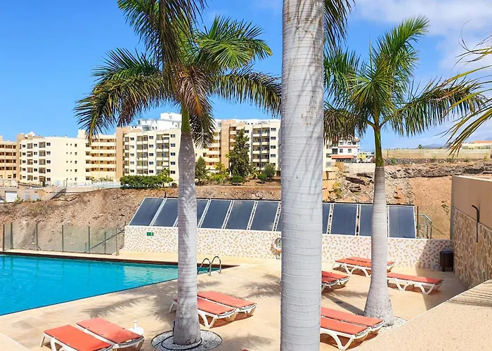 Sea&sun Paradise, Heated Pool, 2br, Parking *