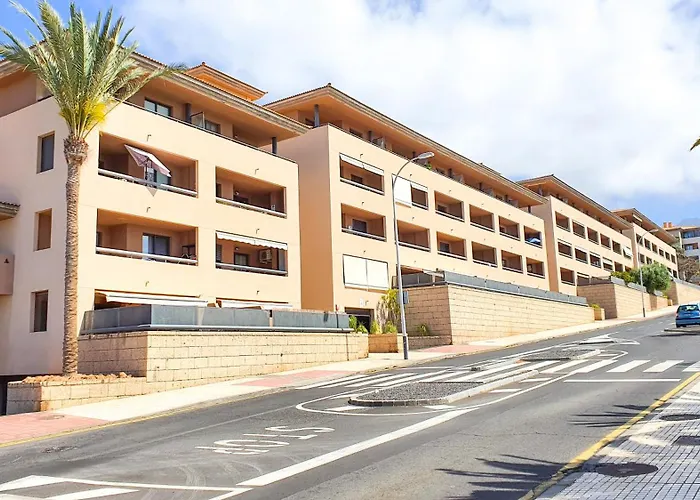 Sea&sun Paradise, Heated Pool, 2br, Parking *