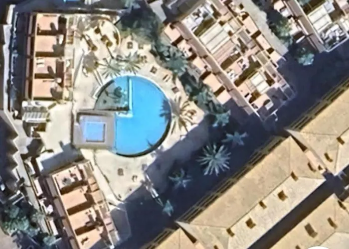 Sea&sun Paradise, Heated Pool, 2br, Parking *