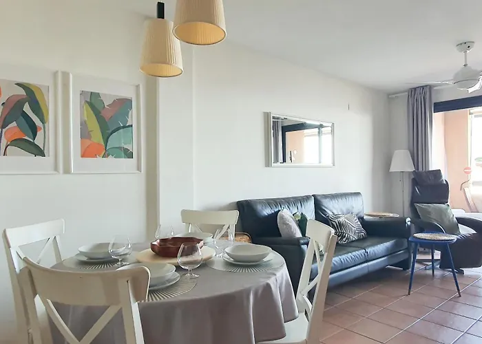 Sea&sun Paradise, Heated Pool, 2br, Parking